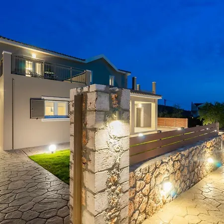 Апартаменты Rose Maisonette Razata